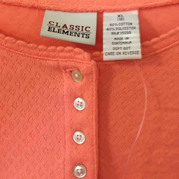 Woman’s New Top XL - Picture 2 of 3